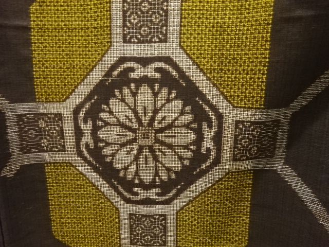 JAPANESE KIMONO / ANTIQUE KIMONO / SILK / DORO OSHIMA TSUMUGI / WOVEN FLORAL CREST